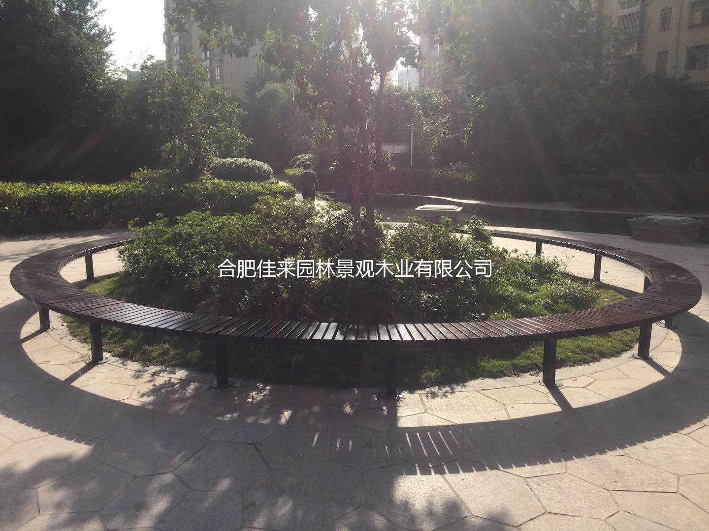 陽(yáng)光匯景廊架樹圍、鐵藝坐凳和垃圾桶